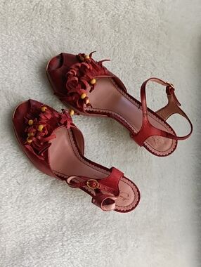 Women’s Red Floral Fringe Slingback Sandals